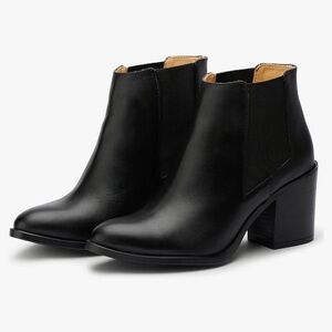 Nisolo Black Chelsea Boots